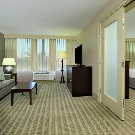 Doubletree By Hilton Newark Exterior foto