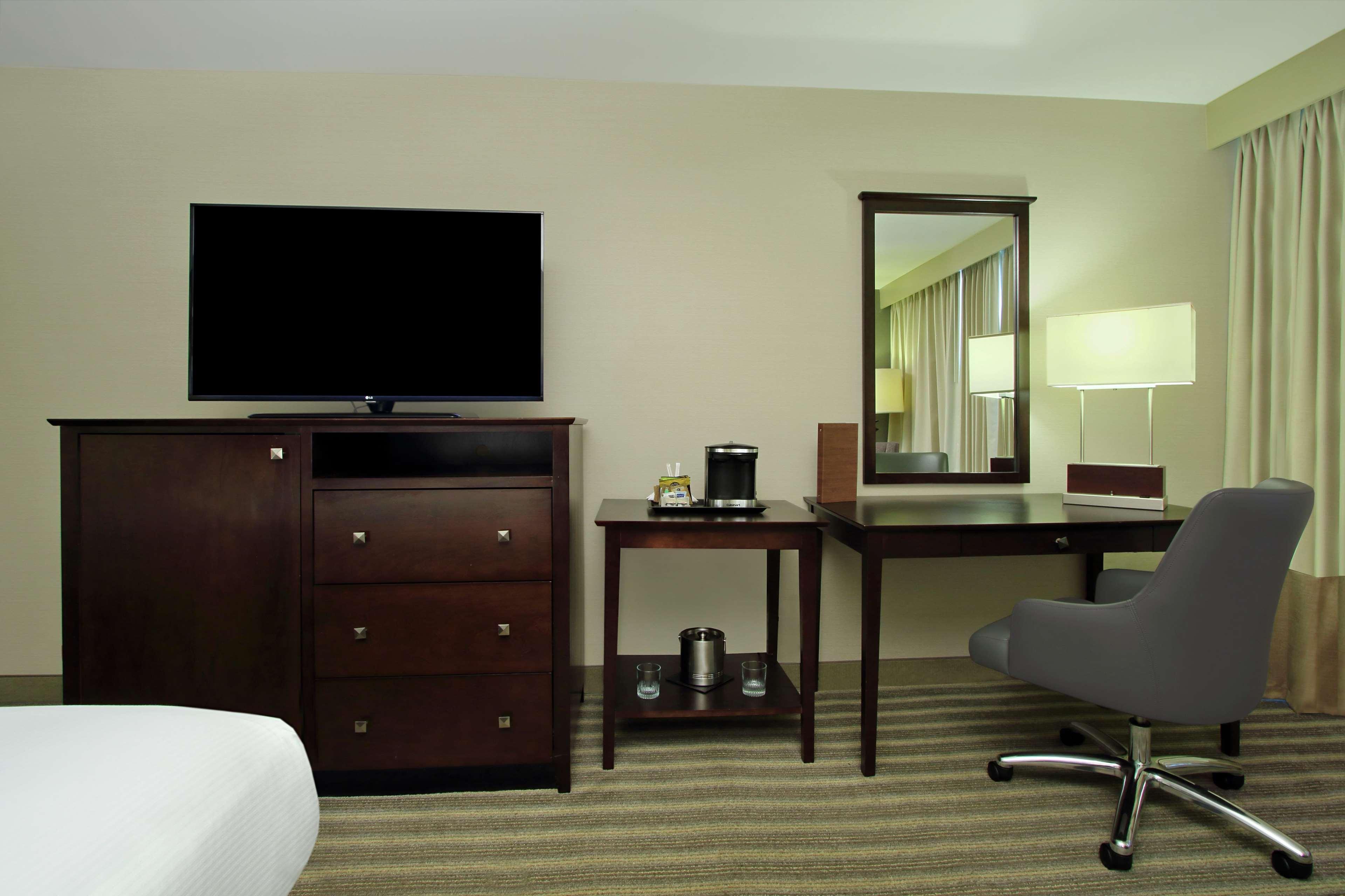 Doubletree By Hilton Newark Exterior foto